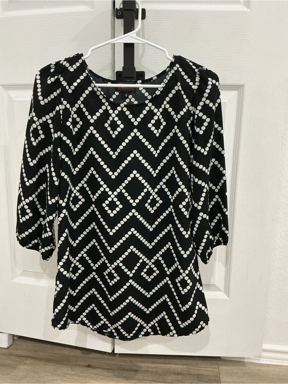 Black & White Geometric Dot Print Women's Blouse